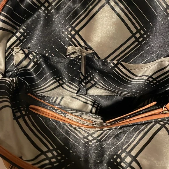 London Fog Leather Exterior Satchel/Top Handle Bag Handbags & Bags for Women - Picture 5 of 5